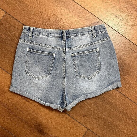 Pretty Little Thing NWT Light Blue Wash Turn Up Hem Short  Size 8 (UK Size 12) - Picture 7 of 7